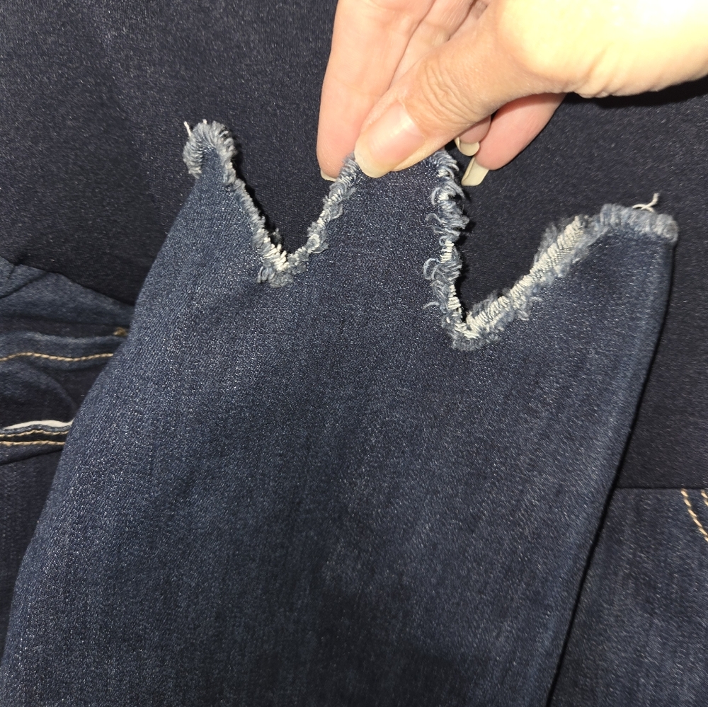 Women's Alivia Ford Distressed Hem Maternity Blue Jeans Size XL - Picture 8 of 11